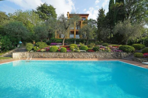 Villa Vibe Luce, beautiful period villa with private pool and lake view Gardone Riviera